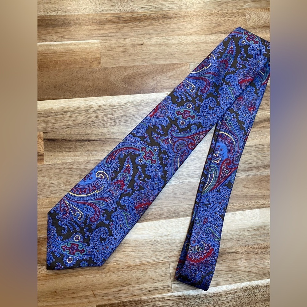 American Living Brand  Paisley Tie